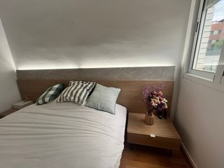 Cabecero de madera con luz LED