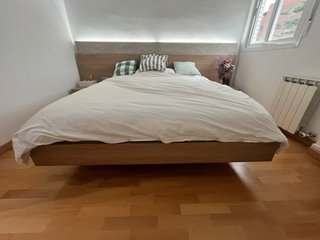 Cabecero de madera con luz LED