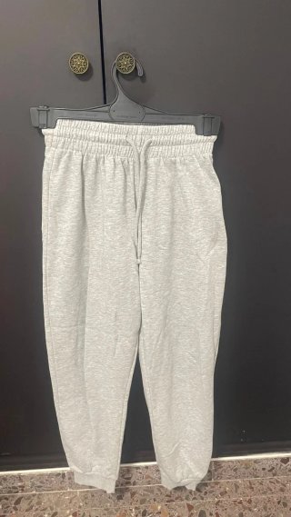 Pantalones grises de chándal