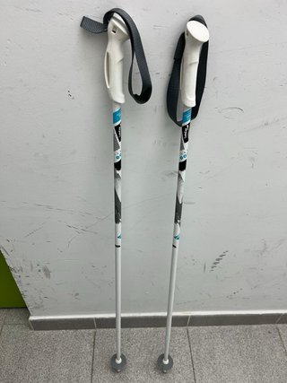 Esquís Junior Nordica 130 cm y regalo de bastones