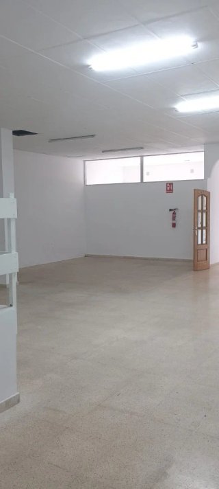 Local 154m con salida de humos ciudad real