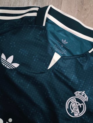 Lote 2 Camisetas Madrid y España version jugador
