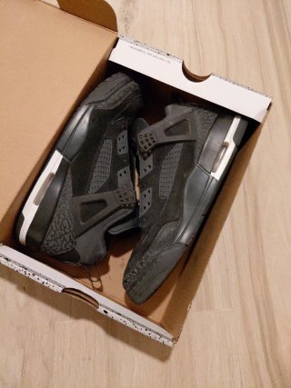 Zapatillas Jordan Bred Negras Rojas