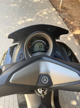 Yamaha NMAX 125 Negro/Plata