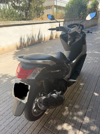 Yamaha NMAX 125 Negro/Plata