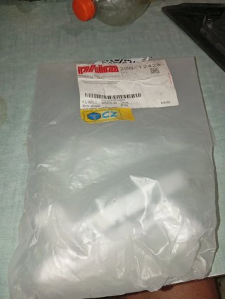 utilizado como refuerzo o soporte de parachoques p
