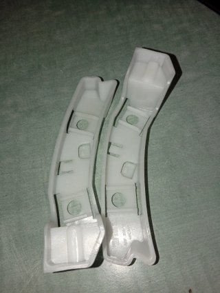 utilizado como refuerzo o soporte de parachoques p