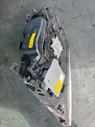 Faro Xenon Derecho Volvo CX70/V70/S80