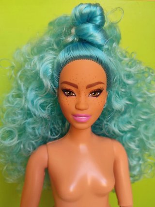 Barbie Extra Blue Articulada