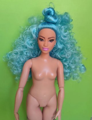 Barbie Extra Blue Articulada