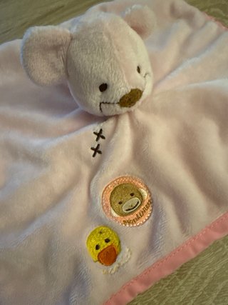 Peluche de apego rosa con patito y oso