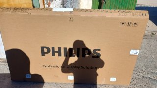 Monitor Philips Profesional Caja Cerrada