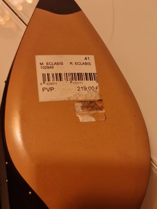 Zapatos Farrutx piel punta tacón bajo.Sin estrenar