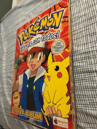 Álbum de Cromos Pokémon COMPLETO + PÓSTER