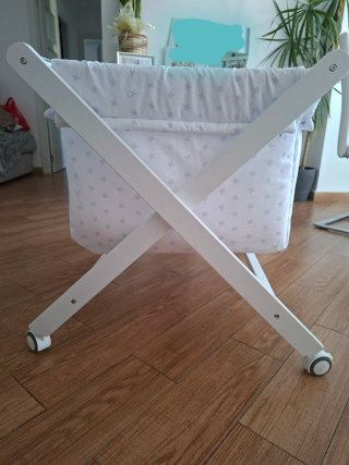 Minicuna con estampado de estrellas