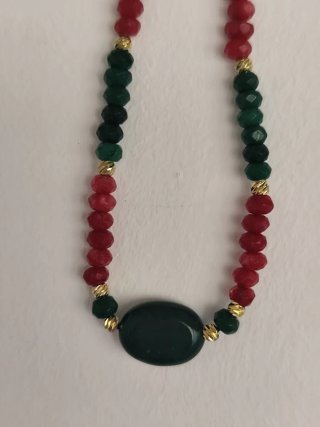 Pulsera de piedras verdes y rojas