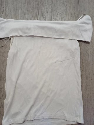 Top Stradivarius blanco