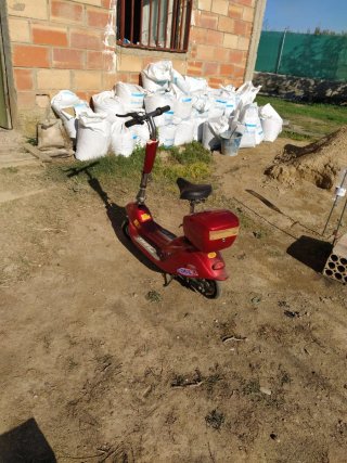 Moto Scooter Eléctrica Roja Swift,