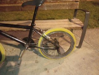 Bicicleta BMX negra
