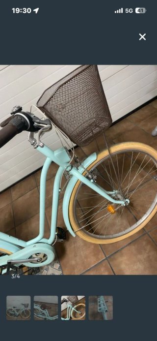 Bicicleta de paseo verde agua