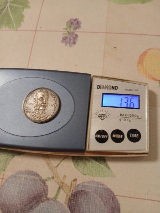 Moneda conmemorativa 13.6g