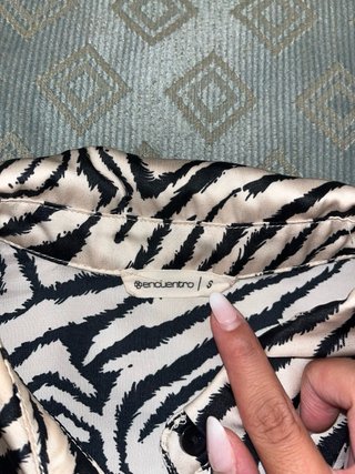 Camisa Satén Cebra Oversize Talla S