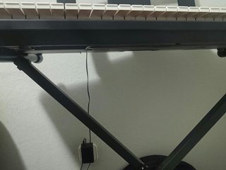 Teclado Yamaha PSR-E333 con soporte