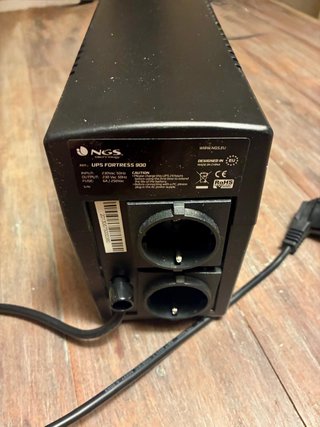SAI UPS NGS Fortress 900 con manual