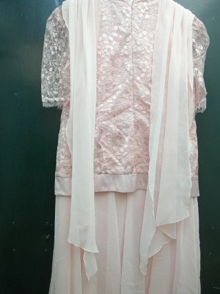 Vestido de fiesta rosa encaje y gasa