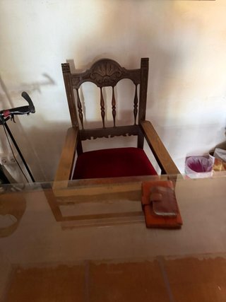 Mesa y silla de madera original