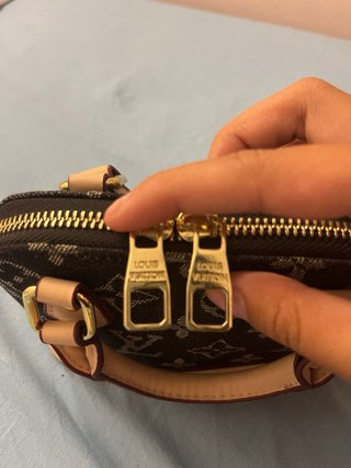 Borsa Louis Vuitton con tracolla e scatola inclusa