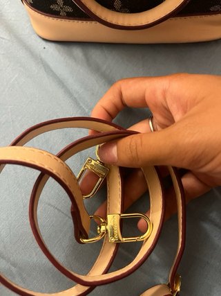 Borsa Louis Vuitton con tracolla e scatola inclusa