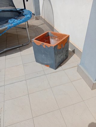 Macetero cuadrado de cerámica