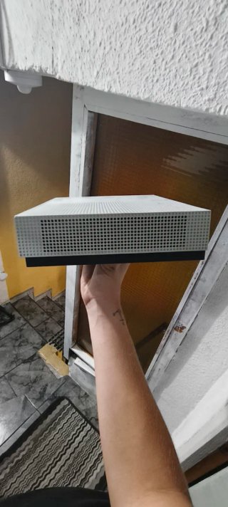 Xbox One S Bianca + Controller