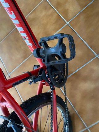 Bicicleta de montaña Mitical roja