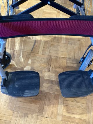 Silla de ruedas plegable de aluminio Quirumed 24cm