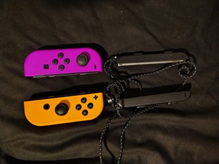 Nintendo Switch OLED(4 JoyCon, 3 juegos de REGALO)