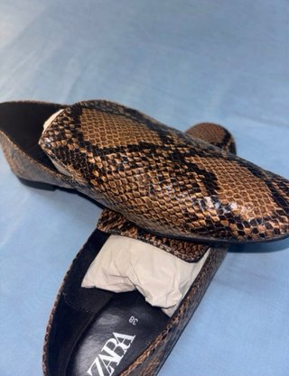 Mocasines ZARA piel serpiente Talla 38