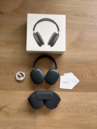 AirPods Max 2024