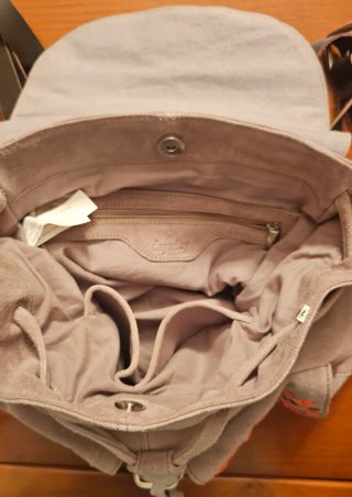 Mochila de piel de búfalo con asas de cuero