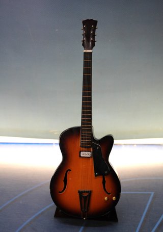 Miniatura guitarra eléctrica Hofner. Jazz Guitar.