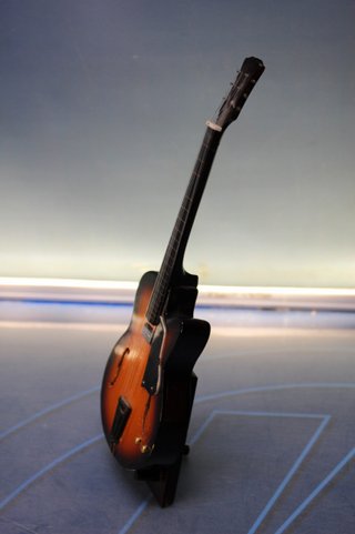 Miniatura guitarra eléctrica Hofner. Jazz Guitar.