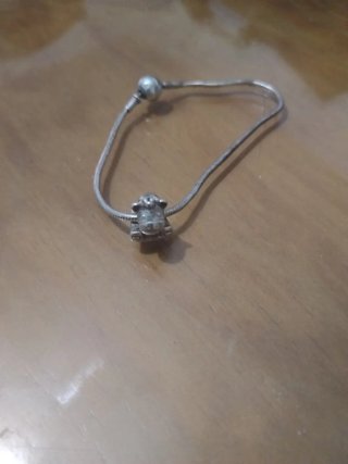 Charm Pandora y pulsera plata