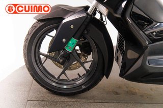 YAMAHA XMAX 300 IRON MAX