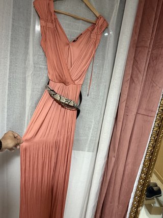 Vestido Zara coral plisado talla S