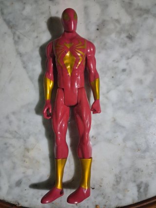 Figura Espiderman Roja y Dorada