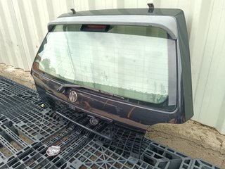 Portón Maletero Golf MK3 con Luz de Freno
