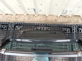 Portón Maletero Golf MK3 con Luz de Freno