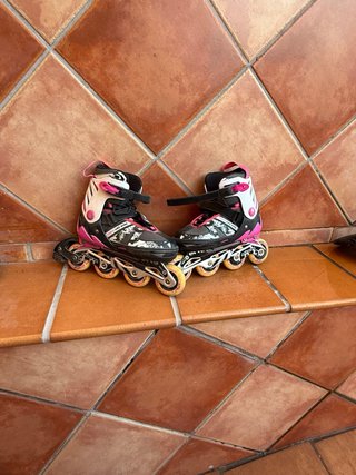 Patines en línea infantiles rosas y negros