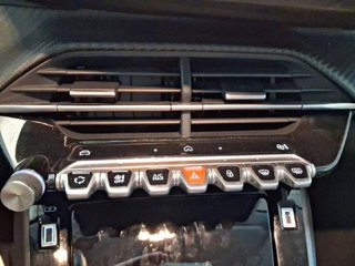 Peugeot 208 Allure HYBRID 110 eDCS6